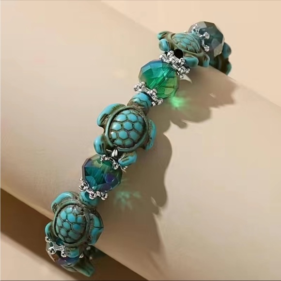 Turquoise Turtle Beaded Stretch Bracelet - Picture 2 of 4